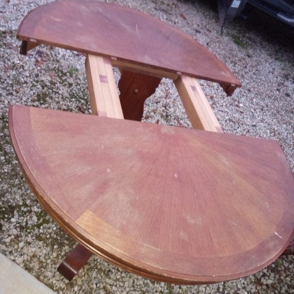 Kitchen table set - Picture 4 of 5